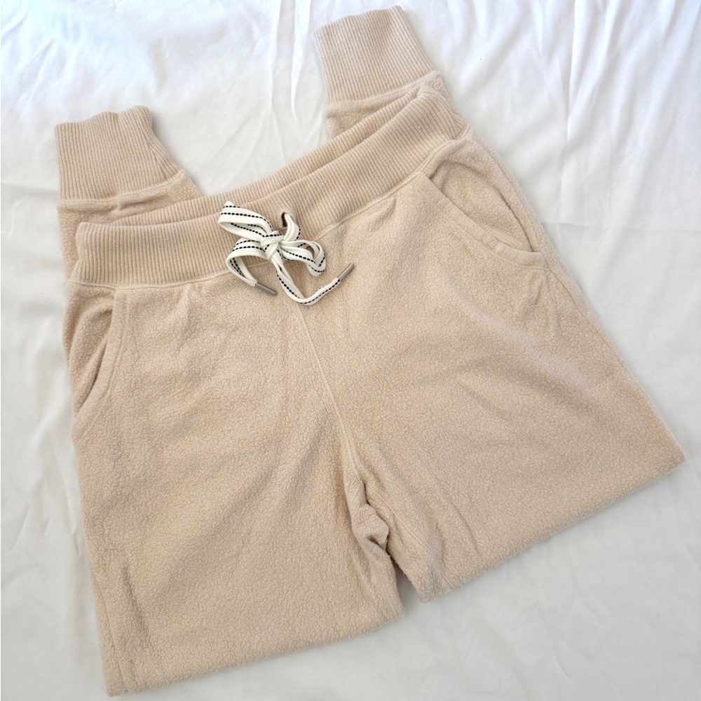 Aerie Cream Fleece Joggers
